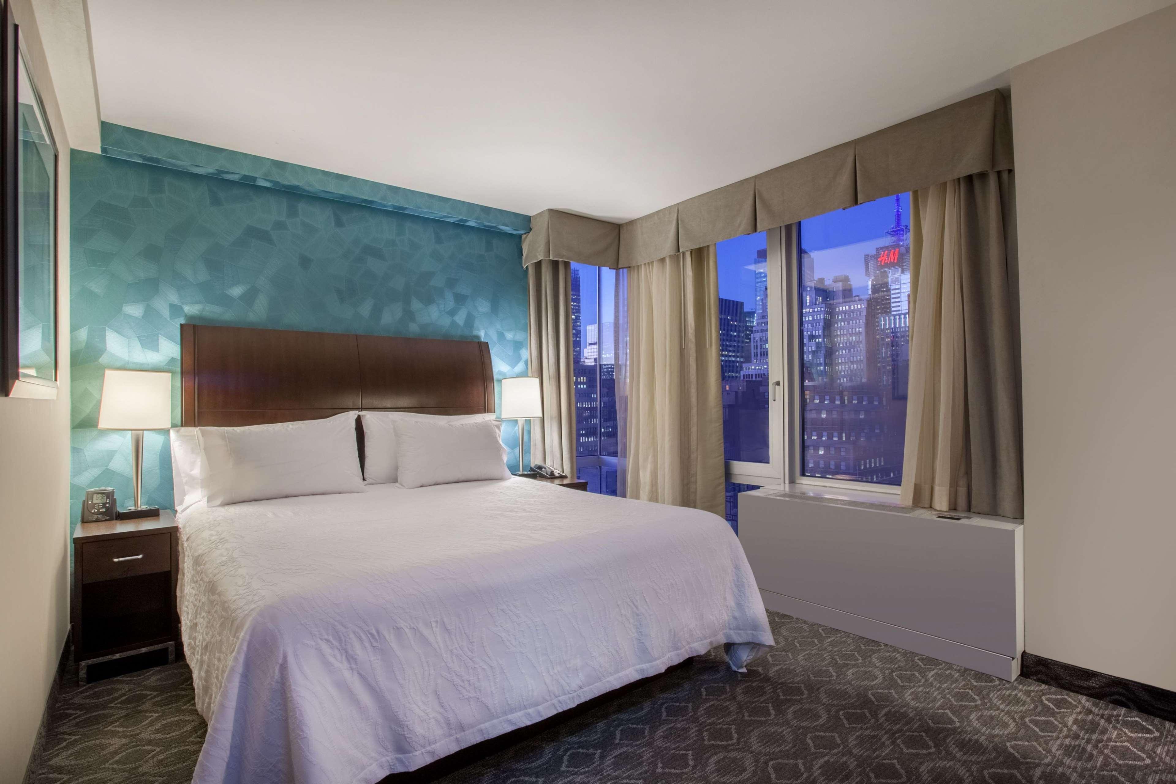 Hilton Garden Inn West 35Th Street Нью-Йорк Экстерьер фото