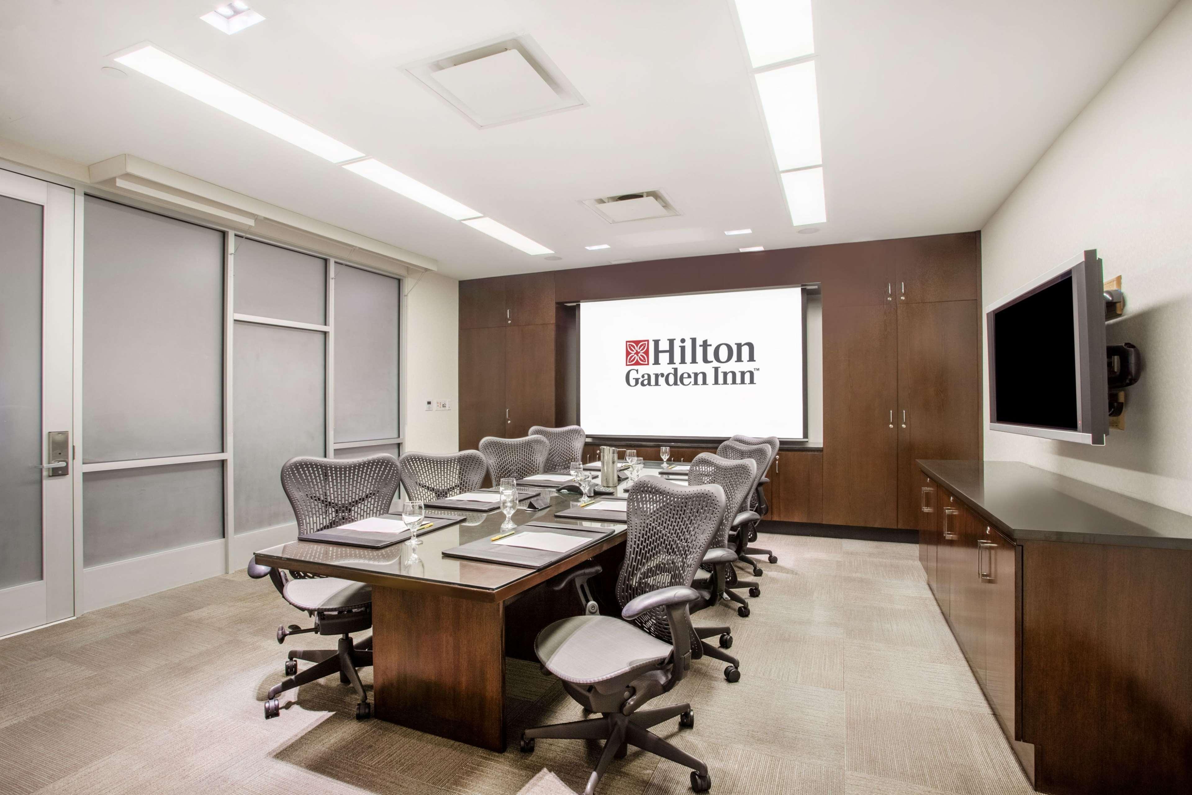 Hilton Garden Inn West 35Th Street Нью-Йорк Экстерьер фото