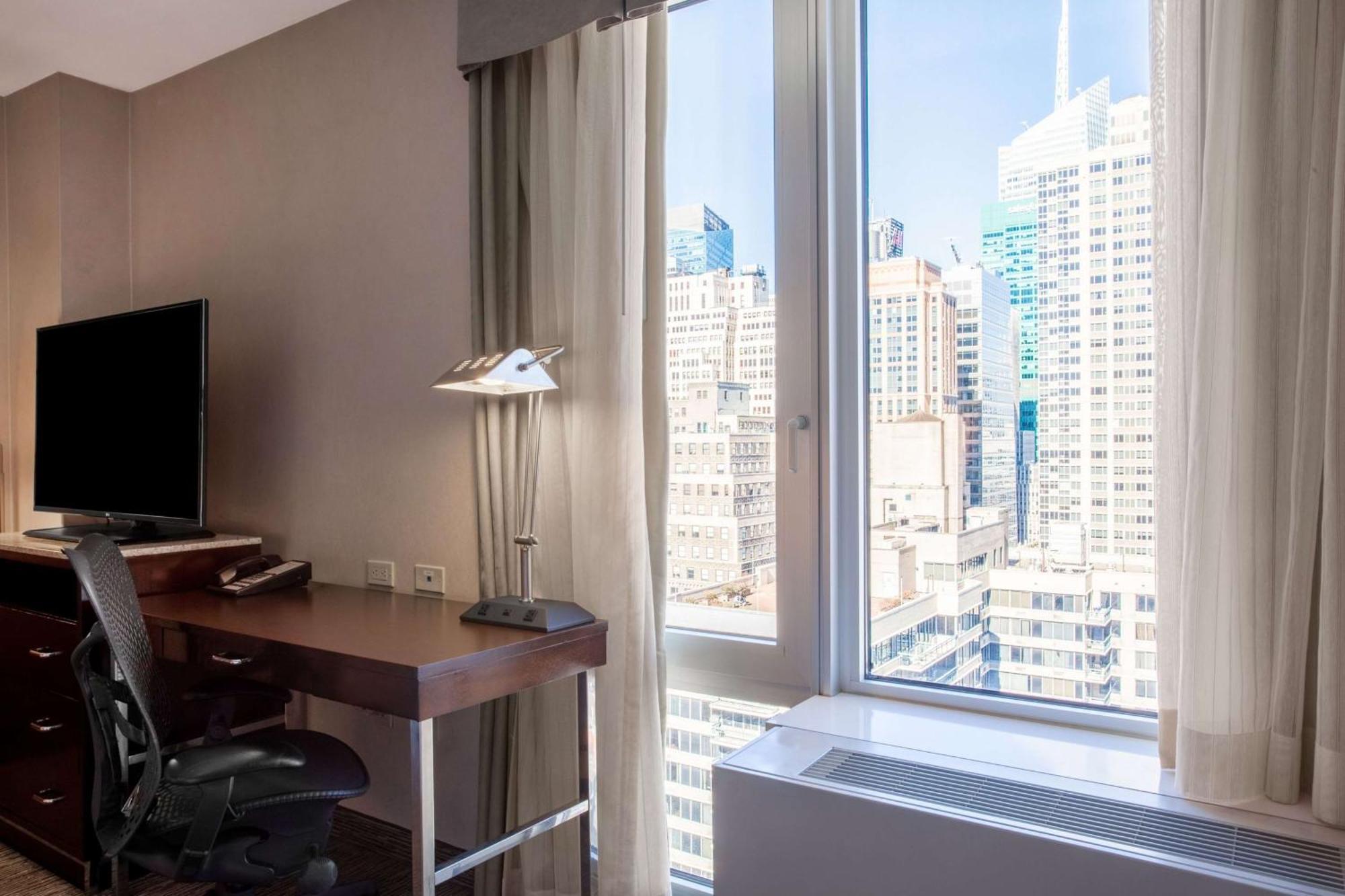 Hilton Garden Inn West 35Th Street Нью-Йорк Экстерьер фото