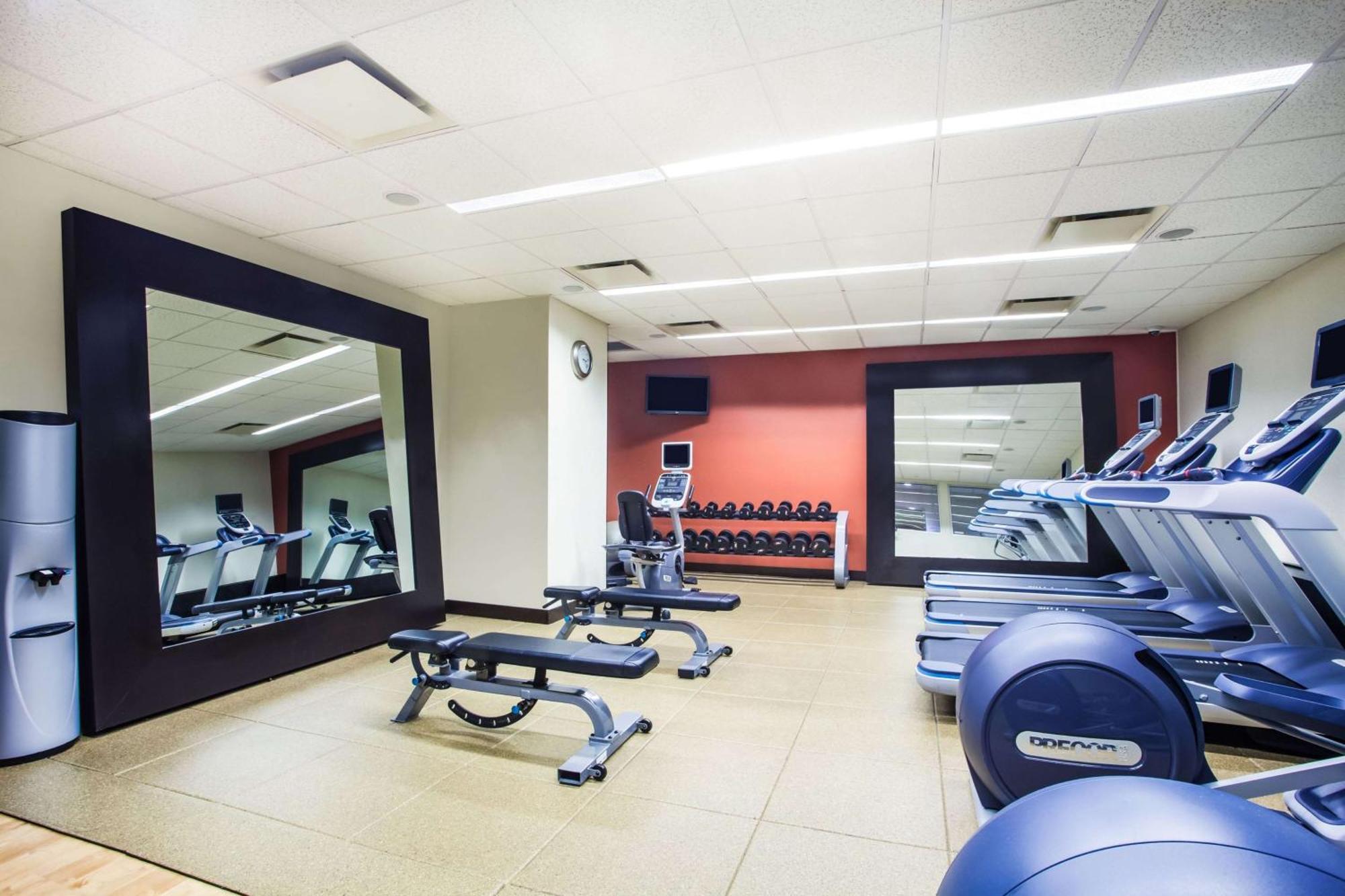 Hilton Garden Inn West 35Th Street Нью-Йорк Экстерьер фото