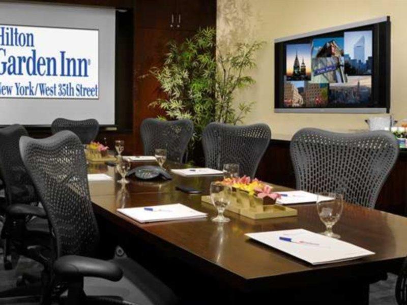 Hilton Garden Inn West 35Th Street Нью-Йорк Экстерьер фото