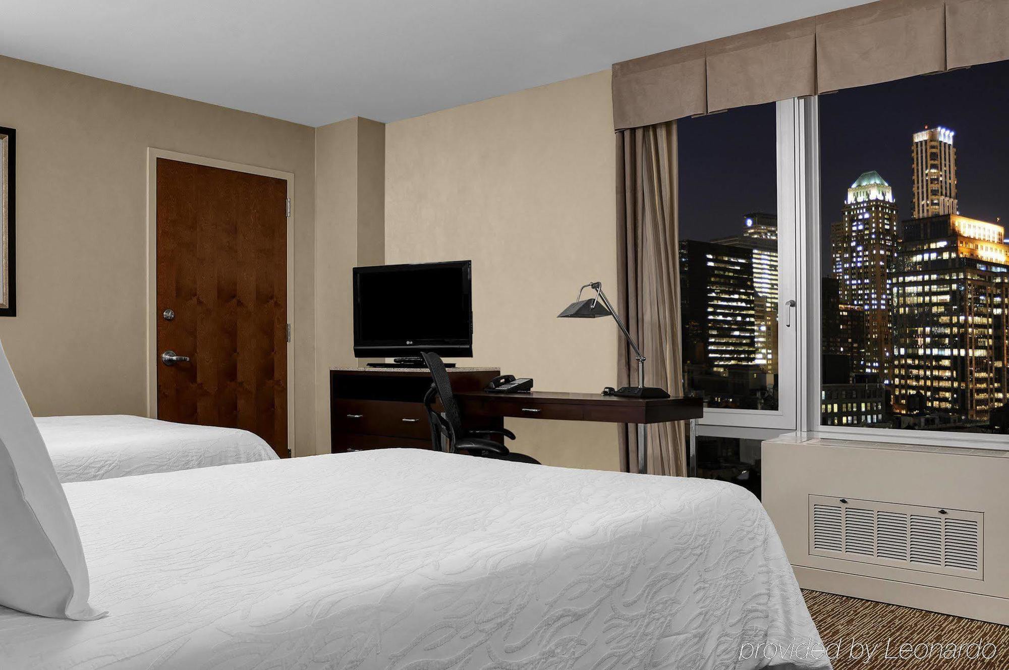 Hilton Garden Inn West 35Th Street Нью-Йорк Экстерьер фото